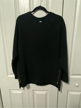 Varley Manning Crewneck Sweater with Gold Zipper Accents